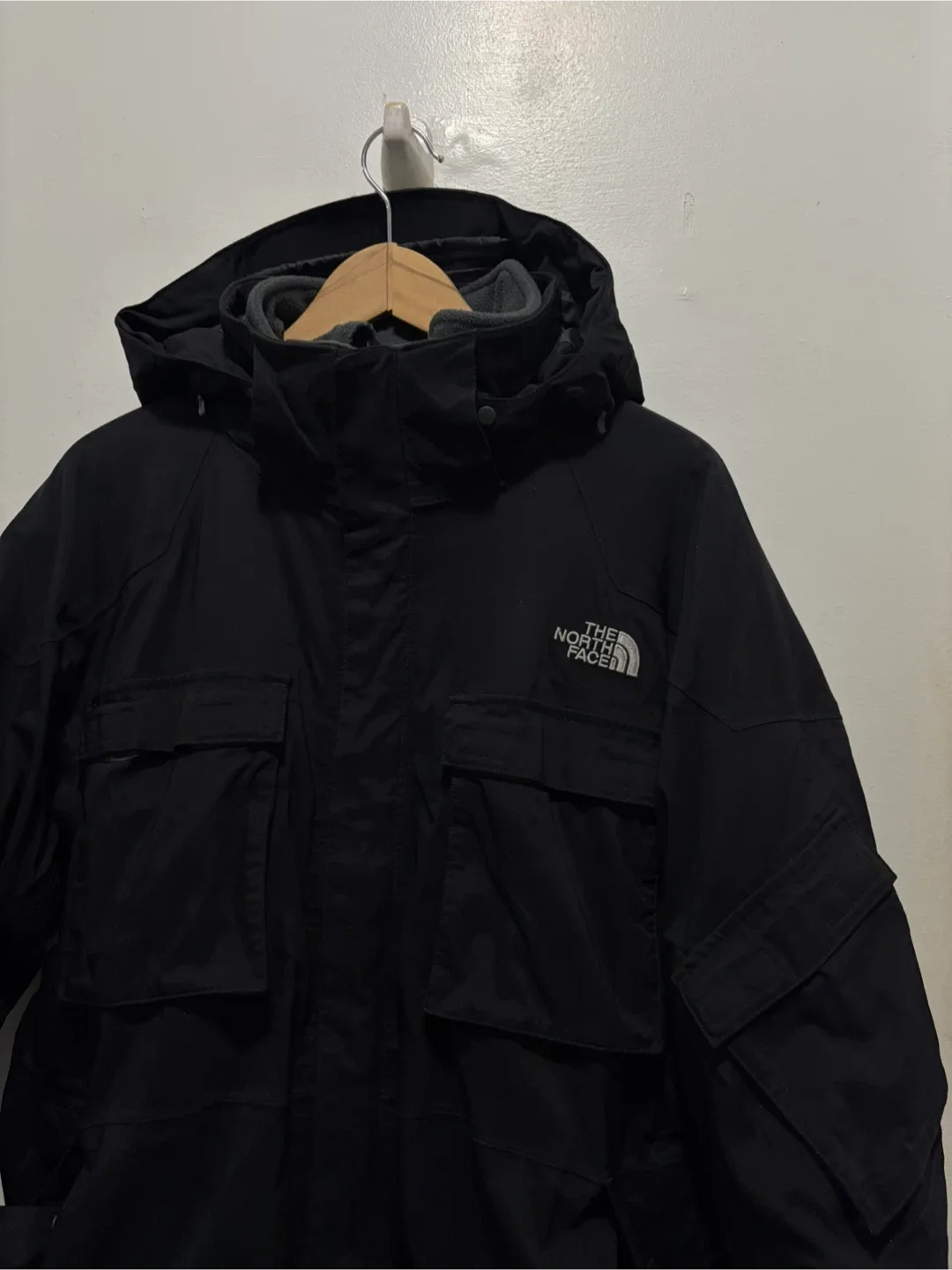 The North Face TNF 2 in 1 hyvent winter jacket L image indicator(2)