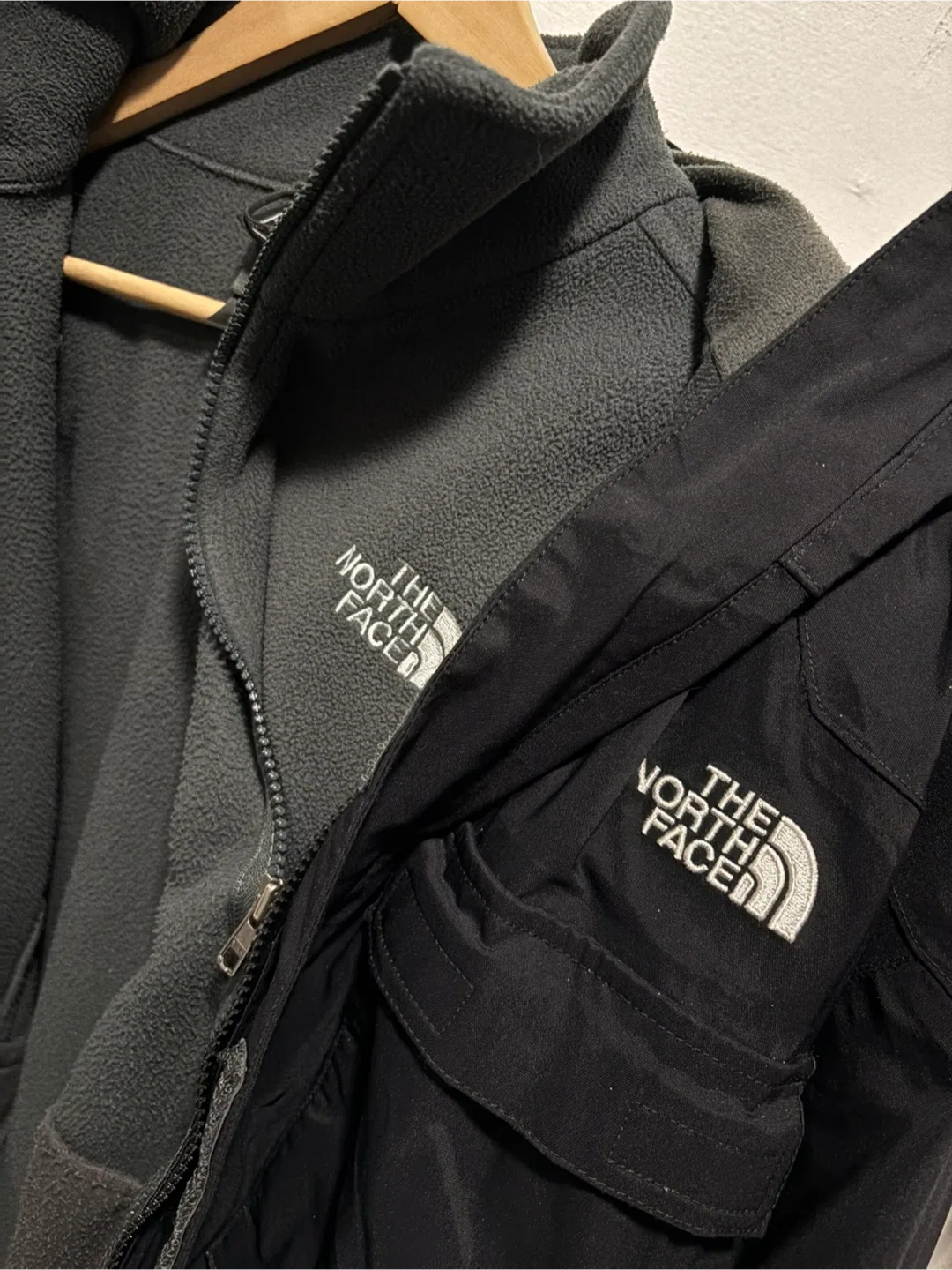 The North Face TNF 2 in 1 hyvent winter jacket L image indicator(3)