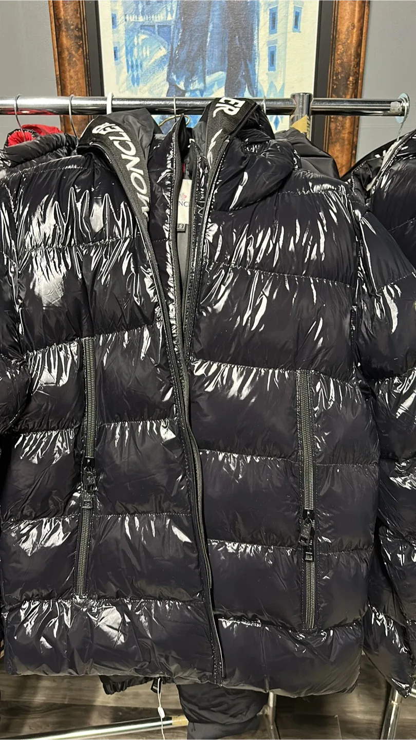 Moncler Puffer Jacket image indicator(2)