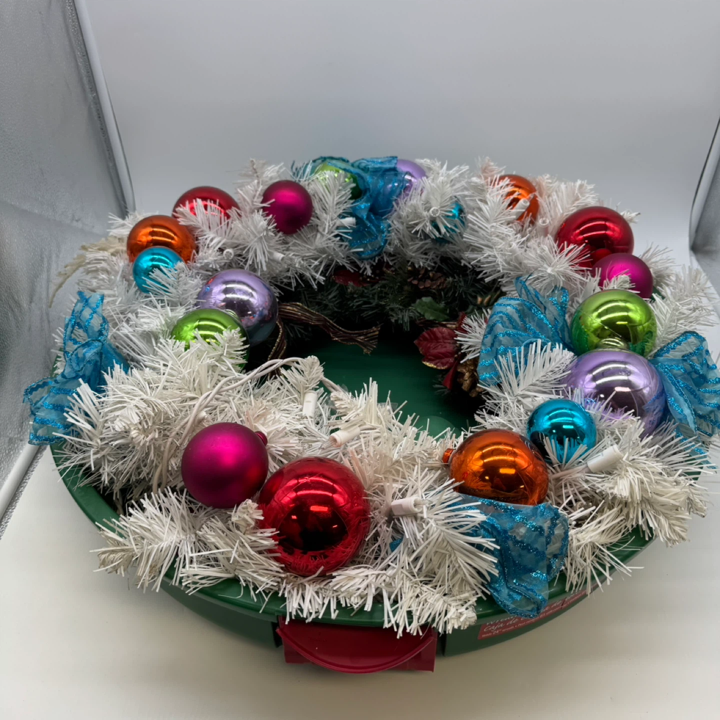2 Christmas Wreaths in Storage Box – Lightedl – Used