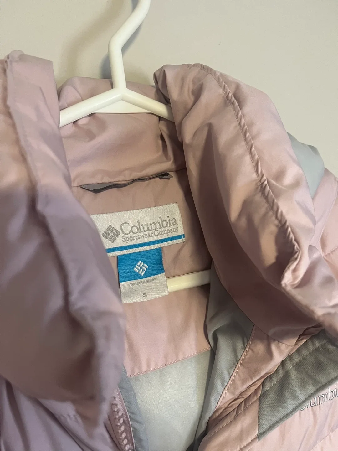 Columbia Puffer Jacket - Size S - Light Pink image indicator(3)