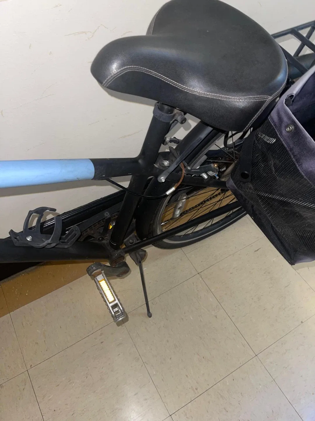 26" 7 Speed Steel Frame Retro Commute Bike image indicator(9)