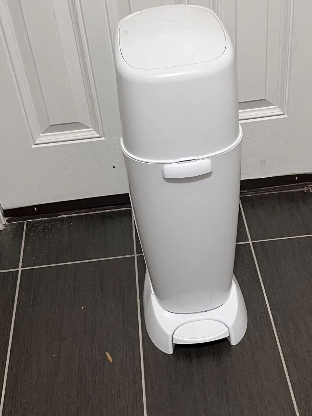 Munchkin Step Diaper Pail