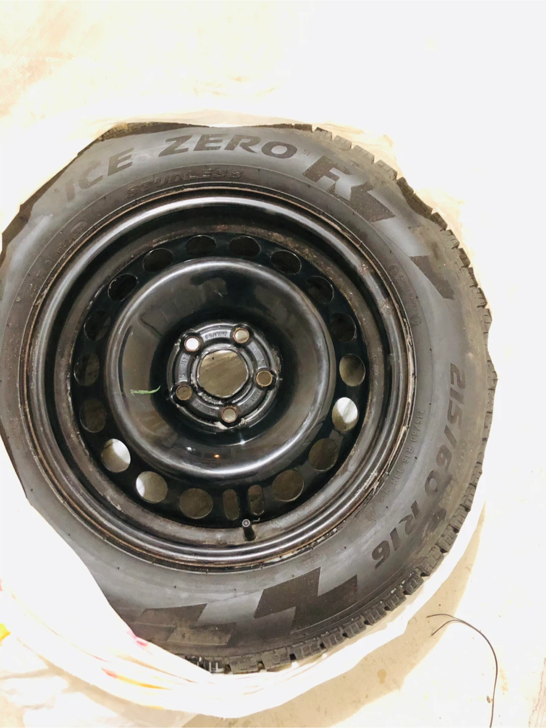 Winter tire - Pirelli Ice Zero FR 215/60R16 Tire and Rims - photo 4