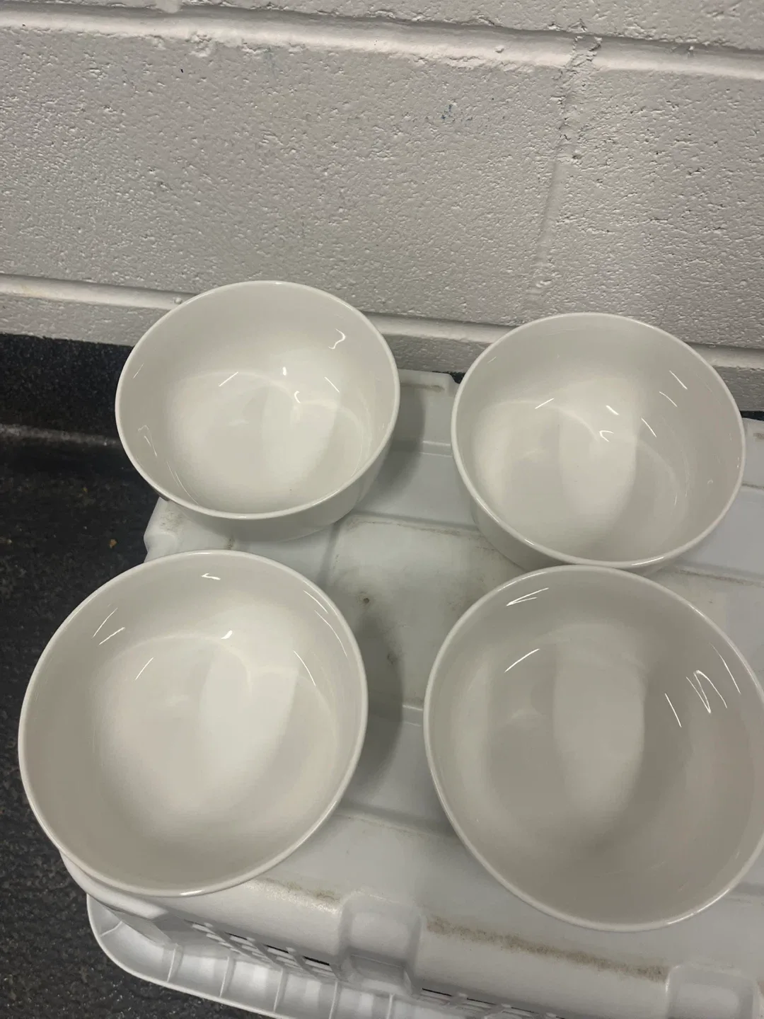 4 White Porcelain Bowls image indicator(3)