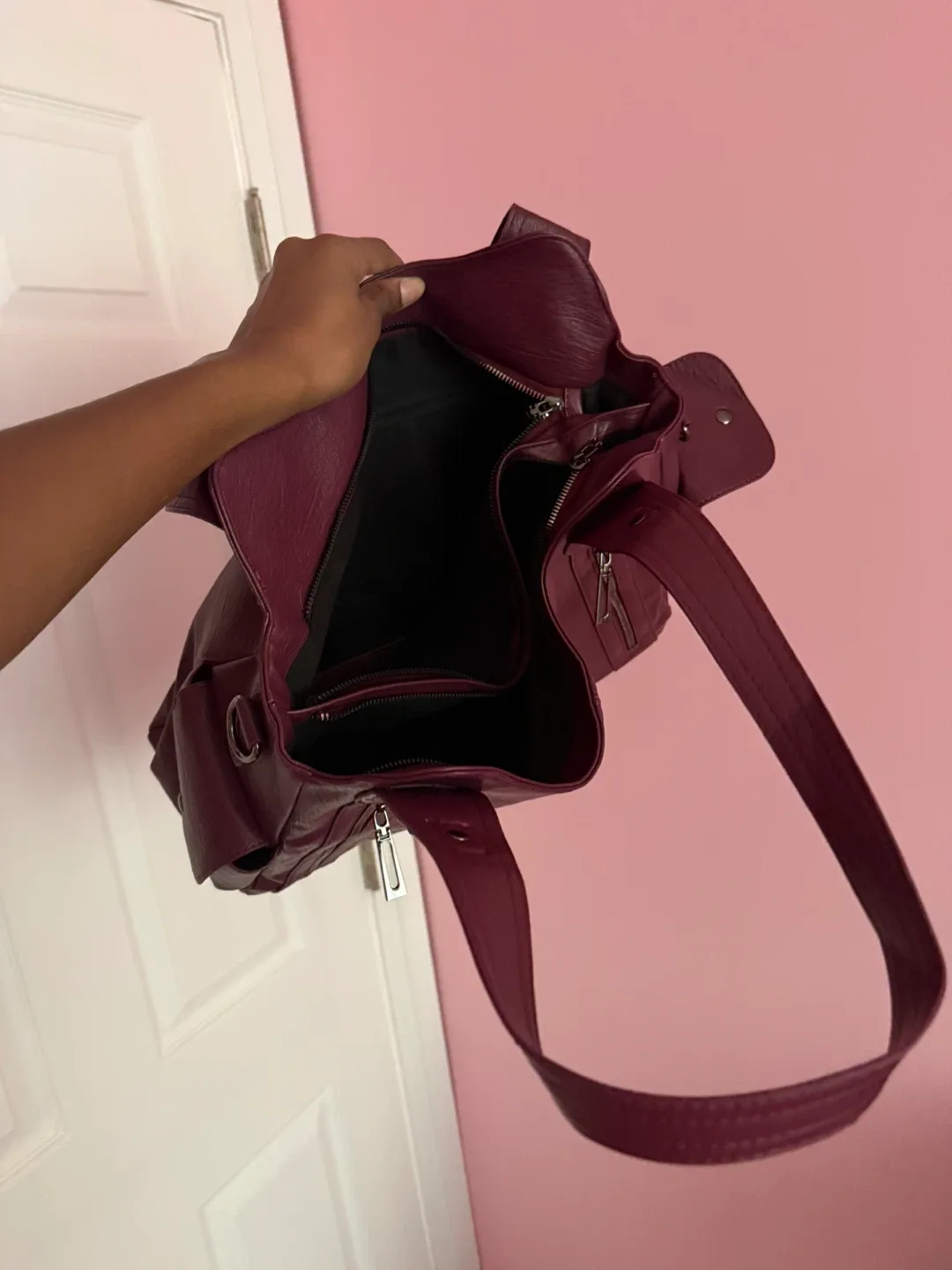 Shop Noirvere Everyday City Tote Bag image indicator(5)