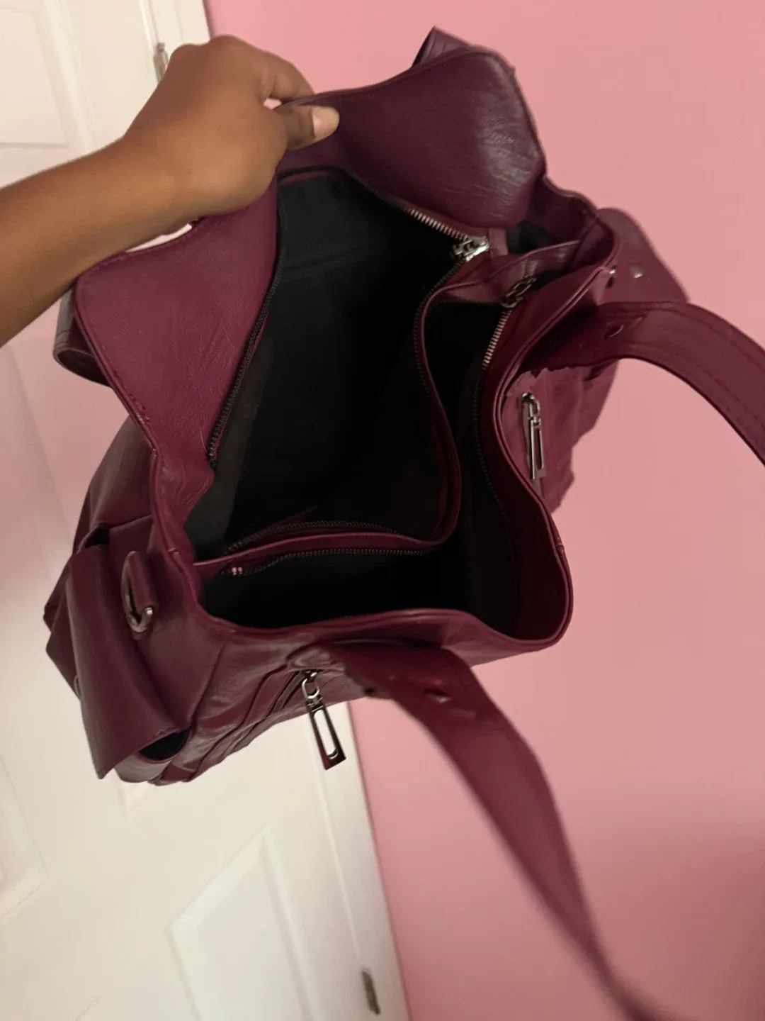 Shop Noirvere Everyday City Tote Bag image indicator(6)