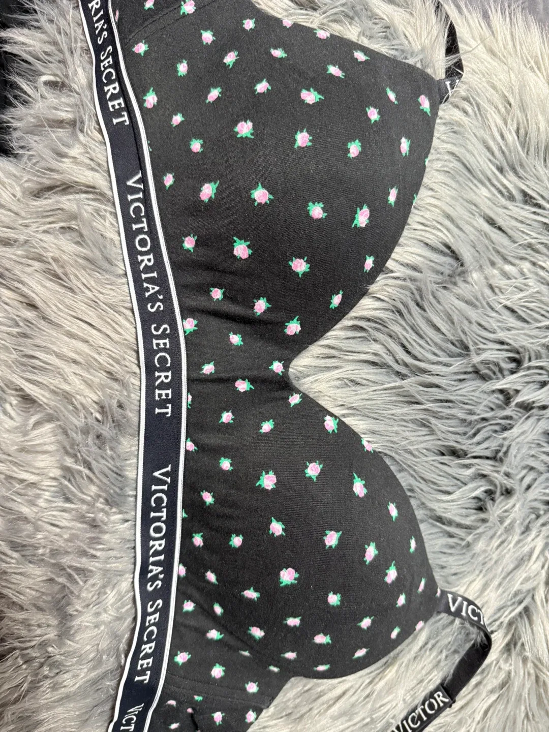 Victoria's Secret Bra - Size 32DD image indicator(4)