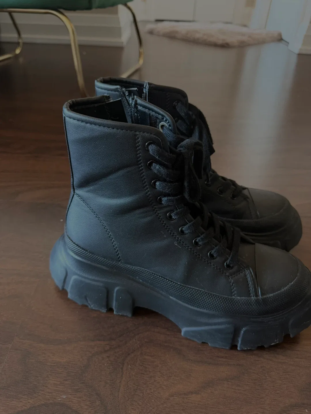 Black Platform Boots image indicator(3)