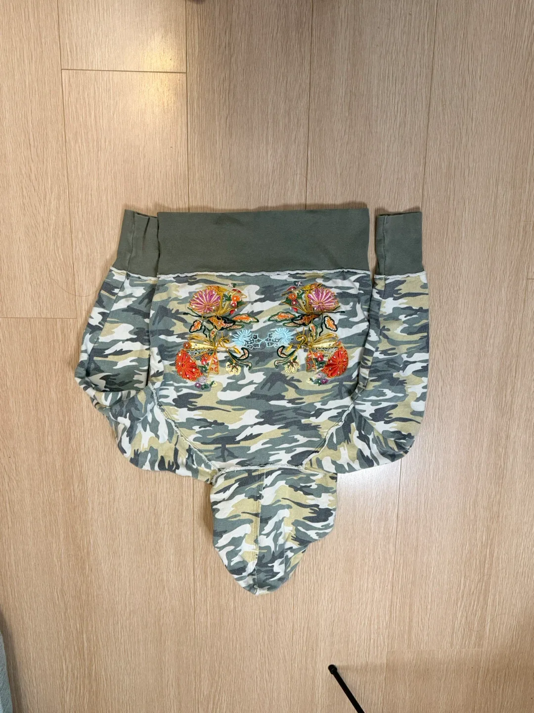 CELL Camo Floral Hoodie - Size Small image indicator(4)