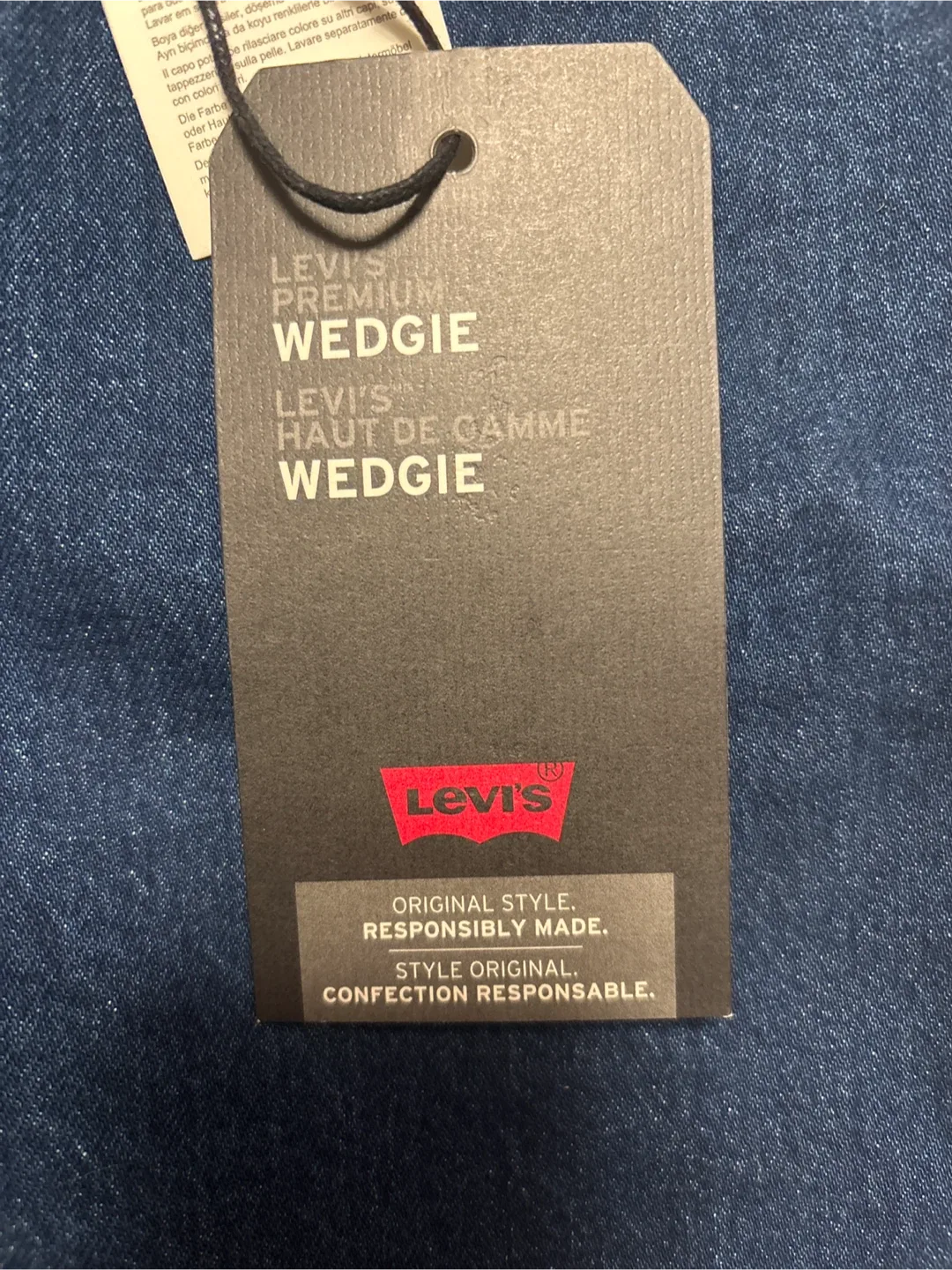 Levi's Premium Wedgie Jeans, Size 27 image indicator(2)