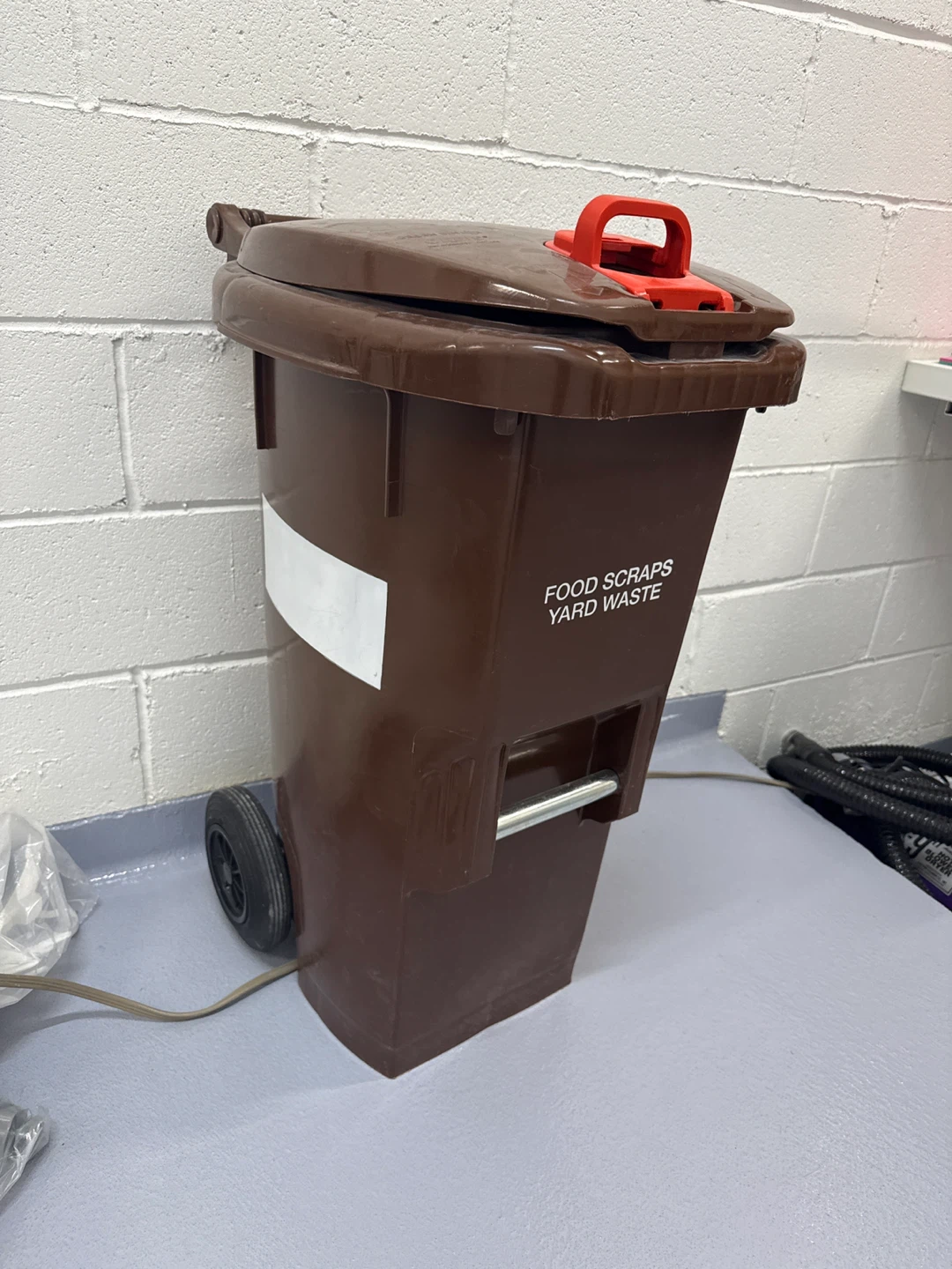 Food Scraps Yard Waste Bin - Brown