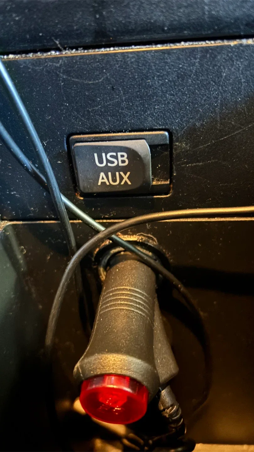 Toyota Venza - Black SUV image indicator(8)