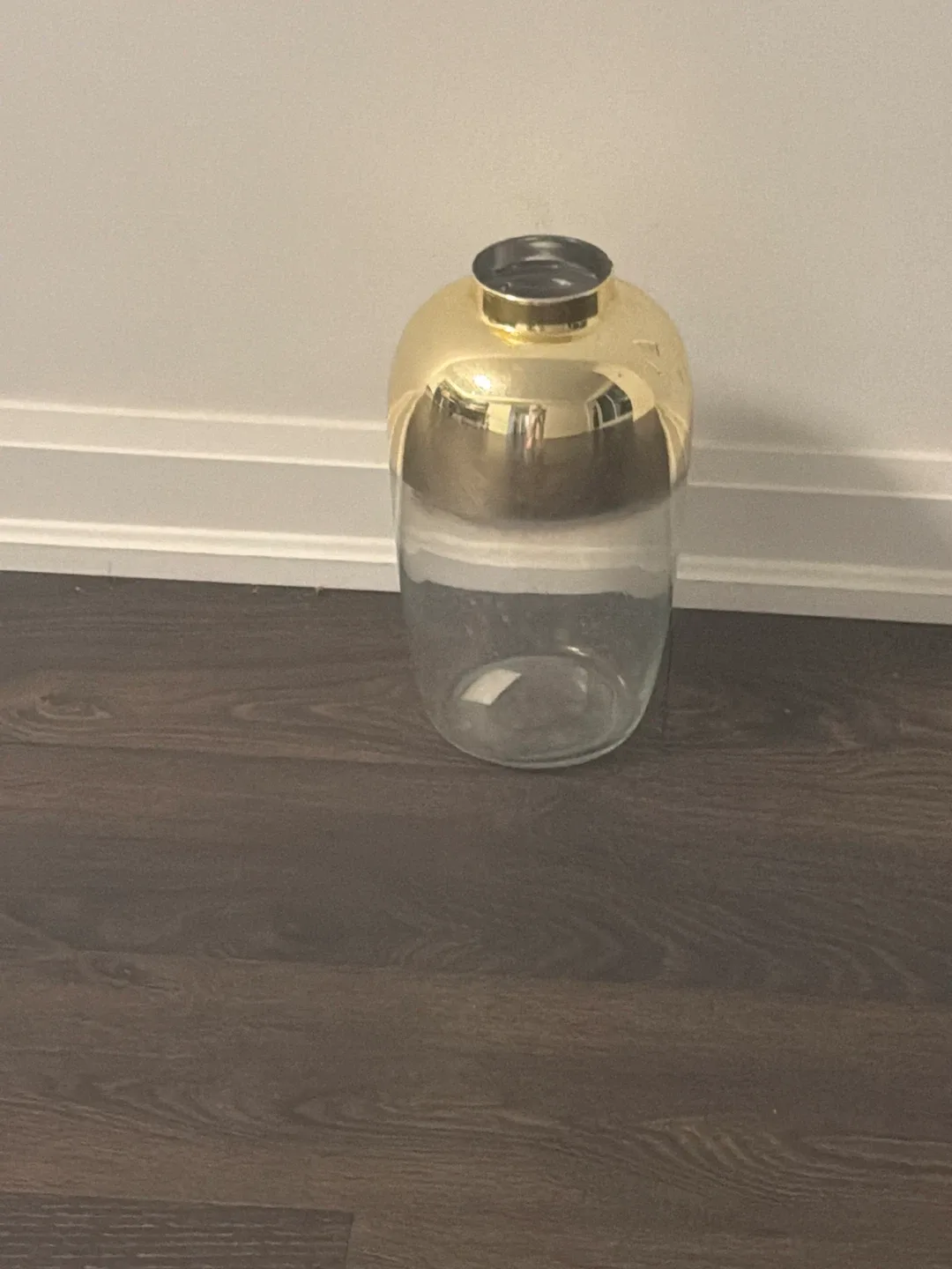 Gold Accent Glass Vase image indicator(2)
