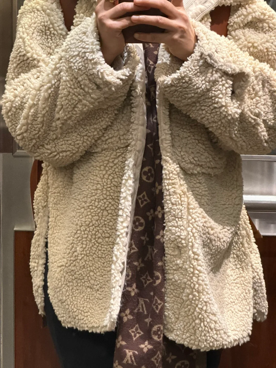 Beige Sherpa Coat image indicator(2)