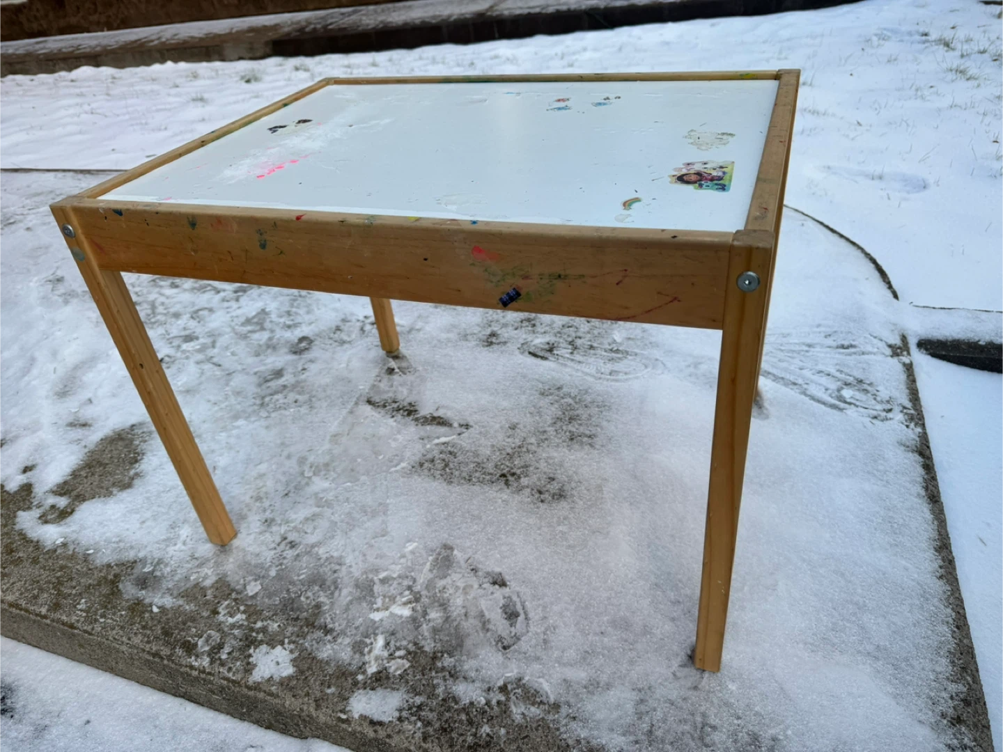 Kids' Art Table - photo 3