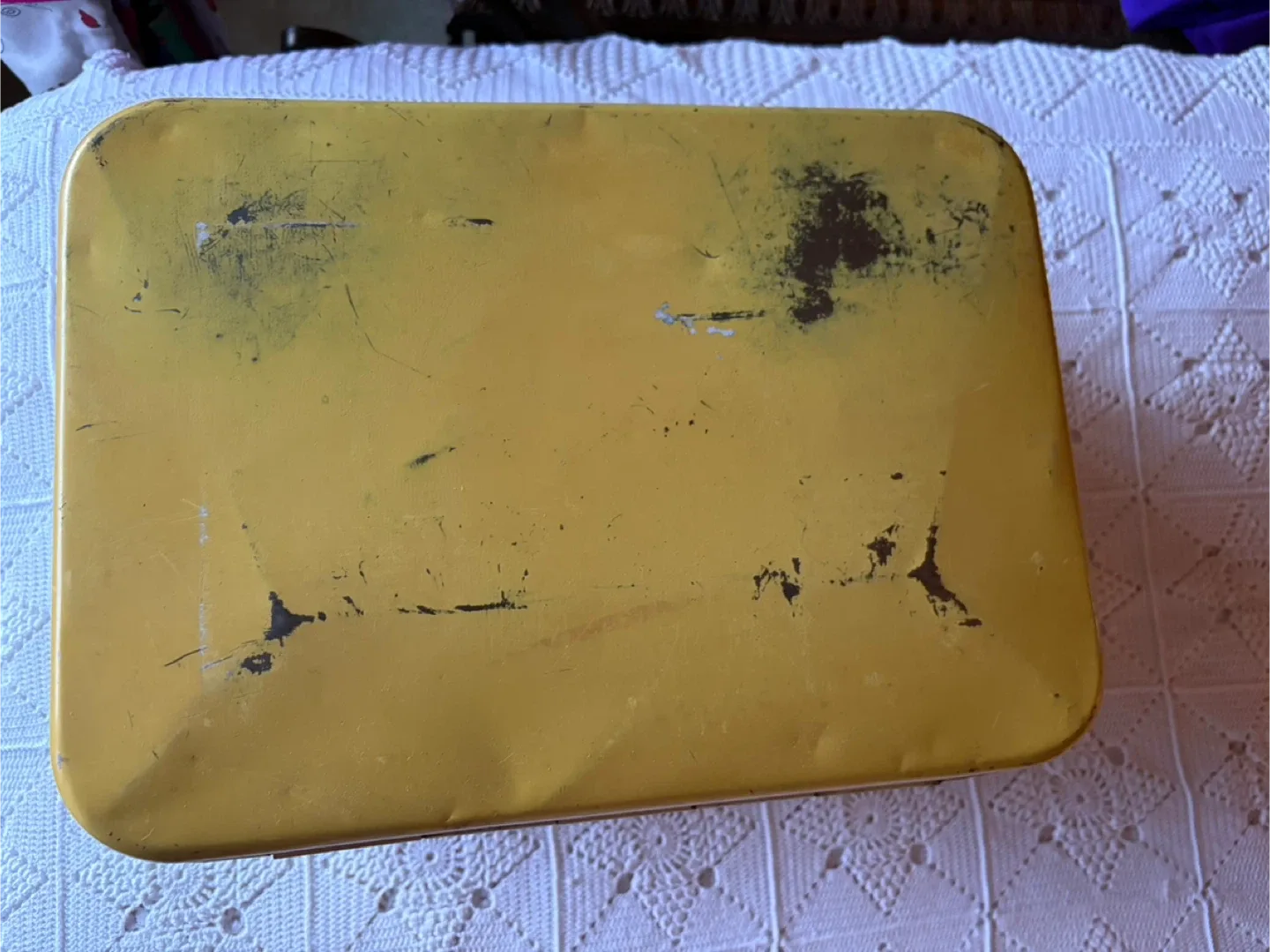 Decoware Metal Bread Box image indicator(4)