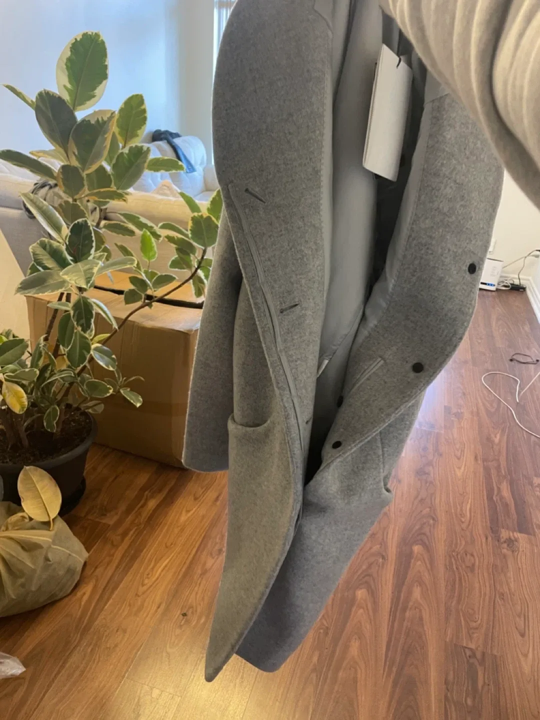 Aritzia The Cocoon Coat - Heather Light Grey - Size M image indicator(2)