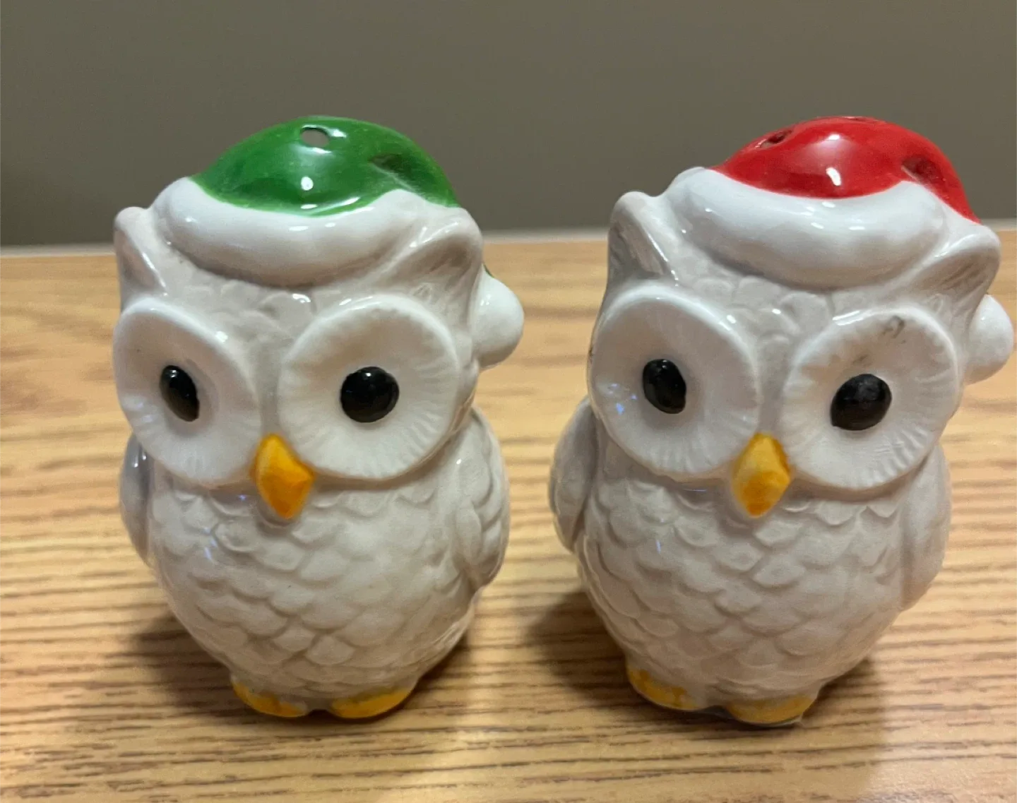#Cleanout - Owl Salt & Pepper Shakers - Red & Green Hats