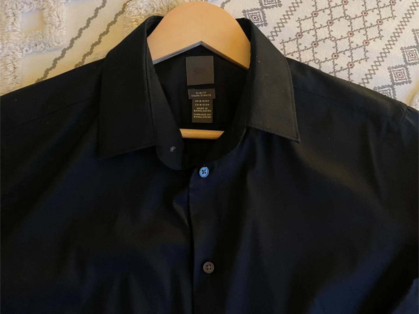 H&M Slim Fit Black Button Down Shirt - Size M #Cleanout image indicator(4)