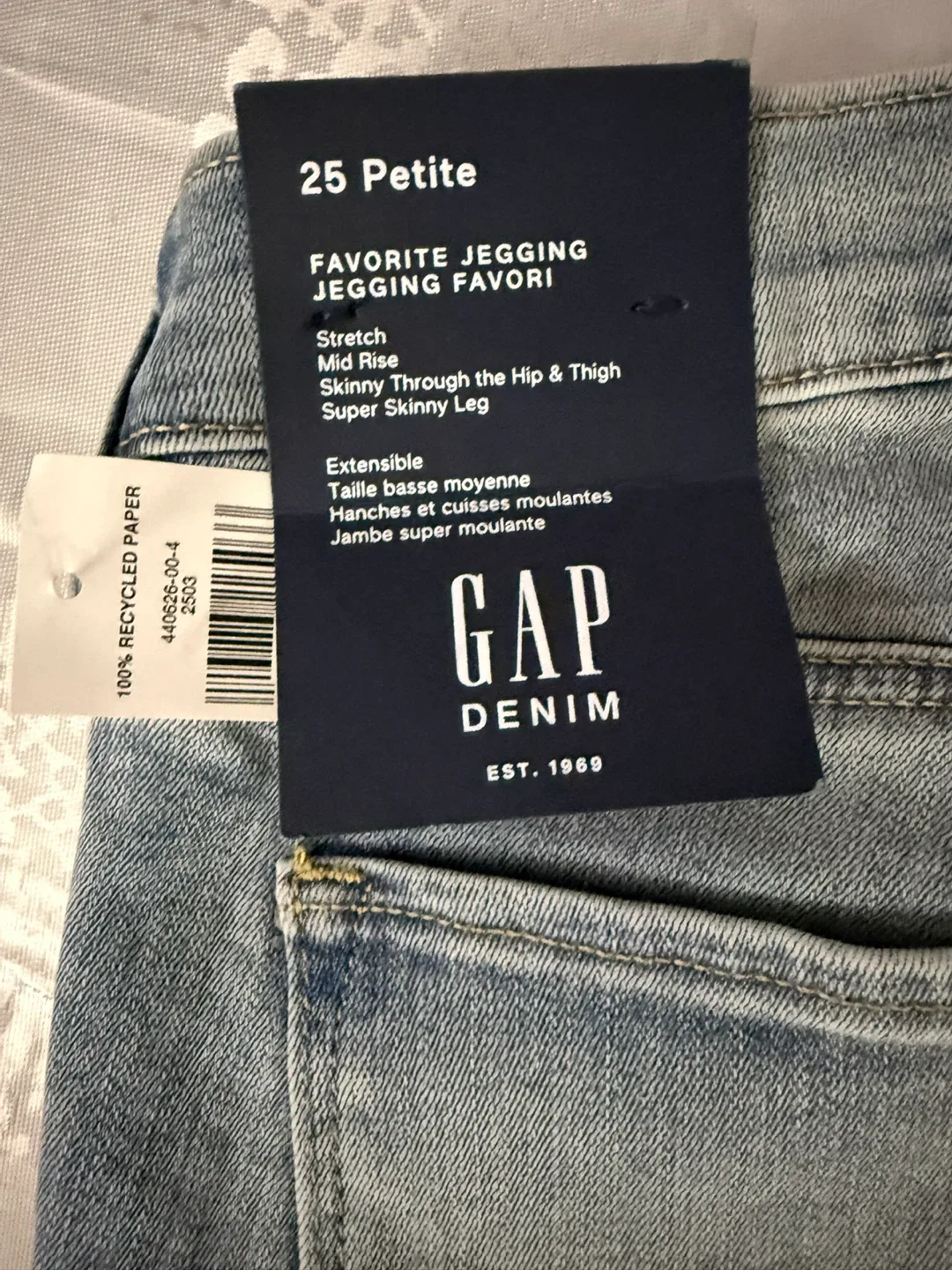 New GAP Denim Favorite Jegging - Size 25 Petite image indicator(3)