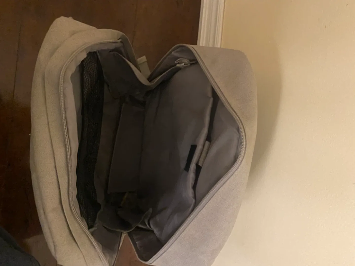 Bench. Backpack - Grey image indicator(4)