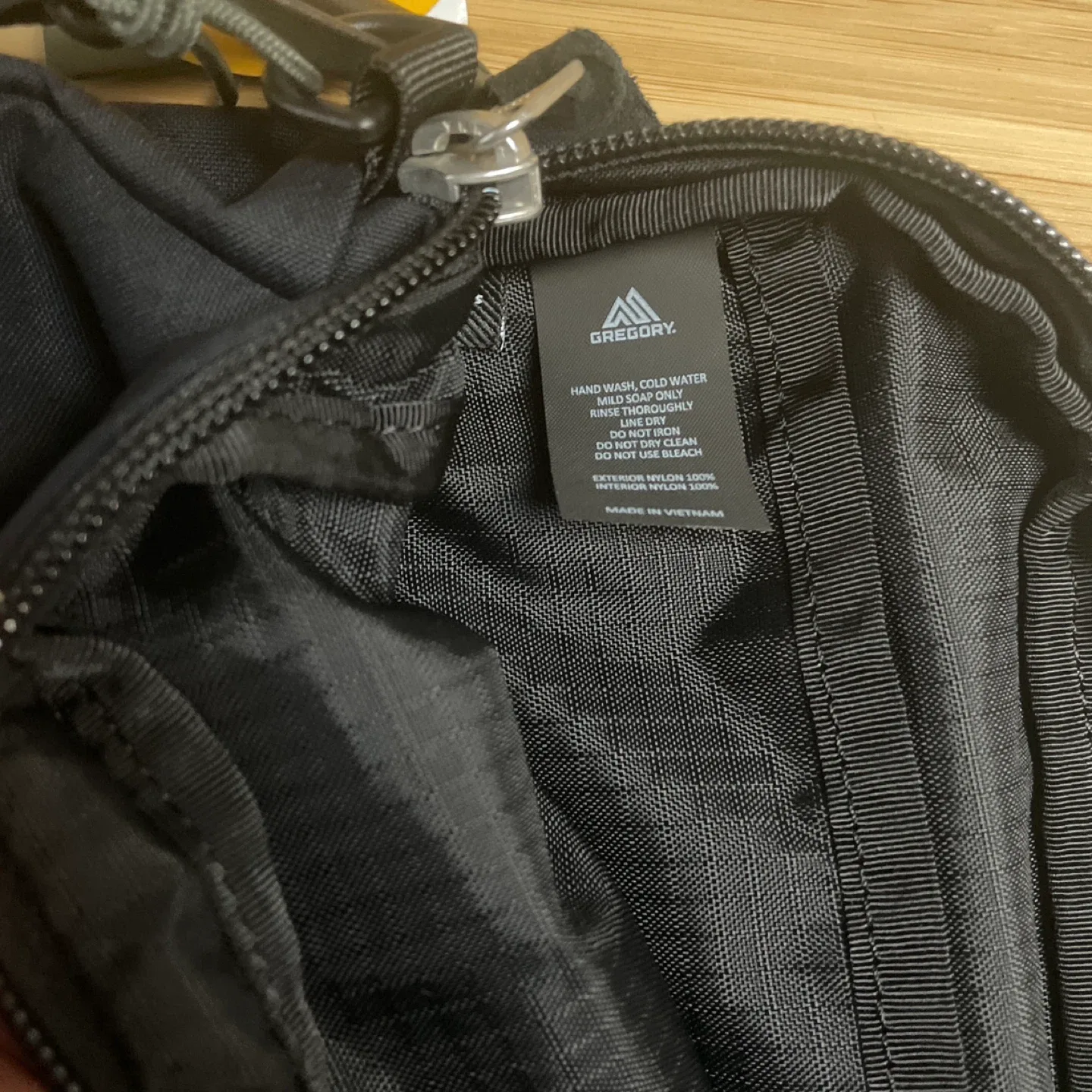 #Cleanout Gregory Ladybird Crossbody Bag Indi Black image indicator(4)