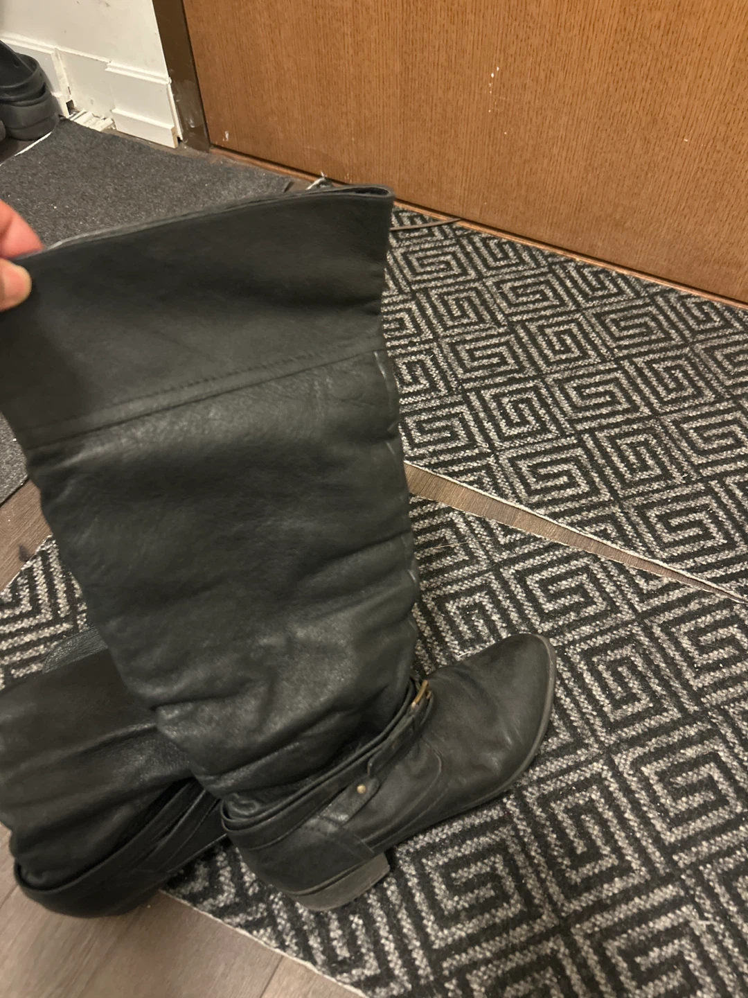 Steve Madden Casstro Black Leather Boots - Size 9.5 - photo 2