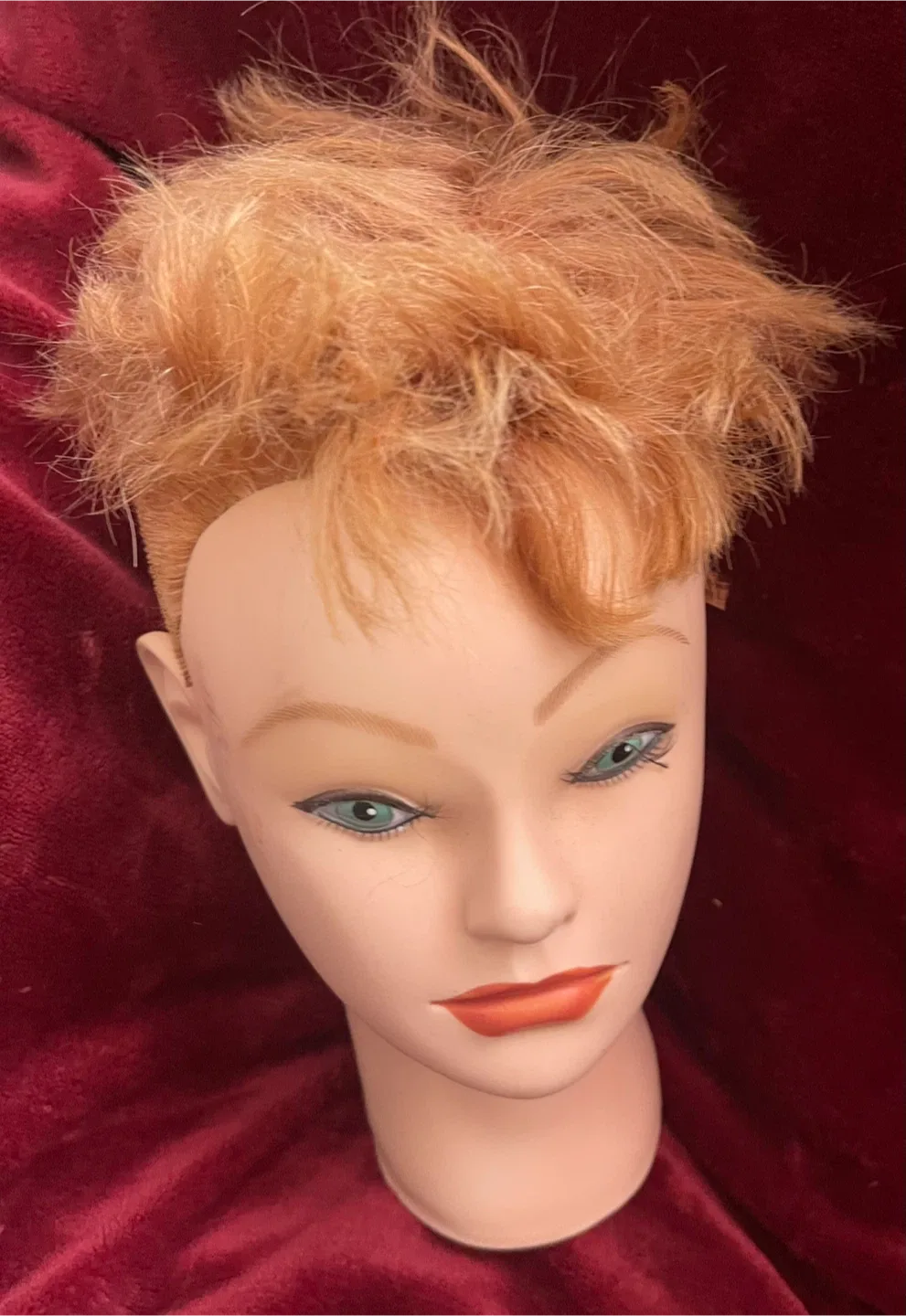 HOME ALONE ? Mannequin Heads image indicator(10)