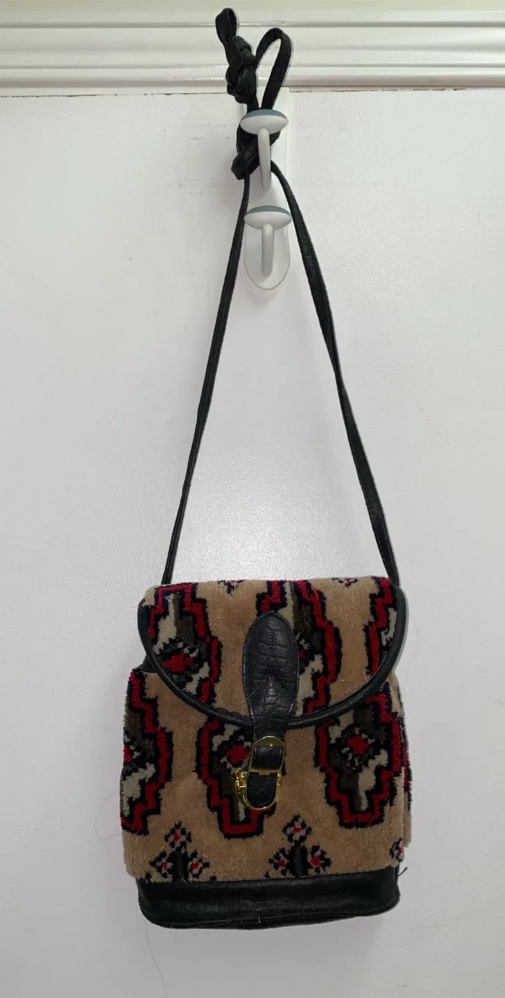 Purse w/ long strap #Cleanout image indicator(3)