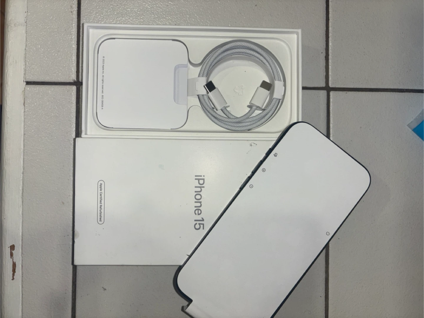 Apple iPhone 15 - Refurbished - photo 2