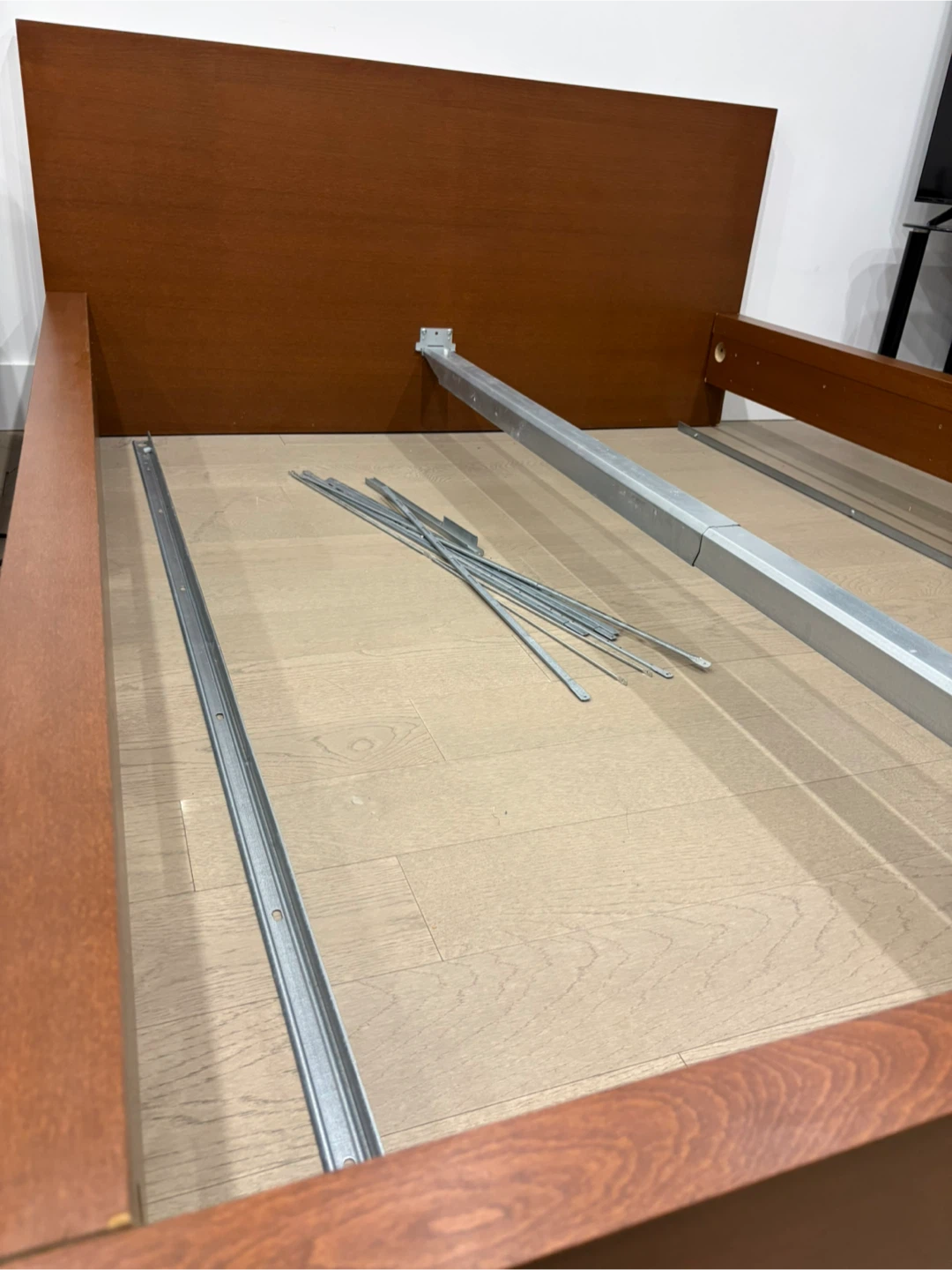 Wooden Bed Frame - Queen Size - photo 3