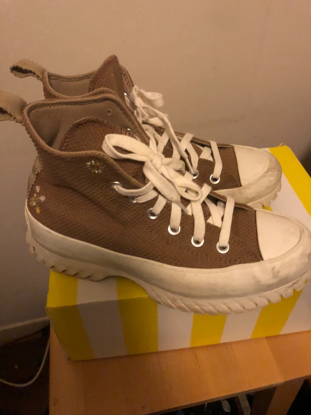 Converse All Star Lugged Hi - Size 6.5 Brown