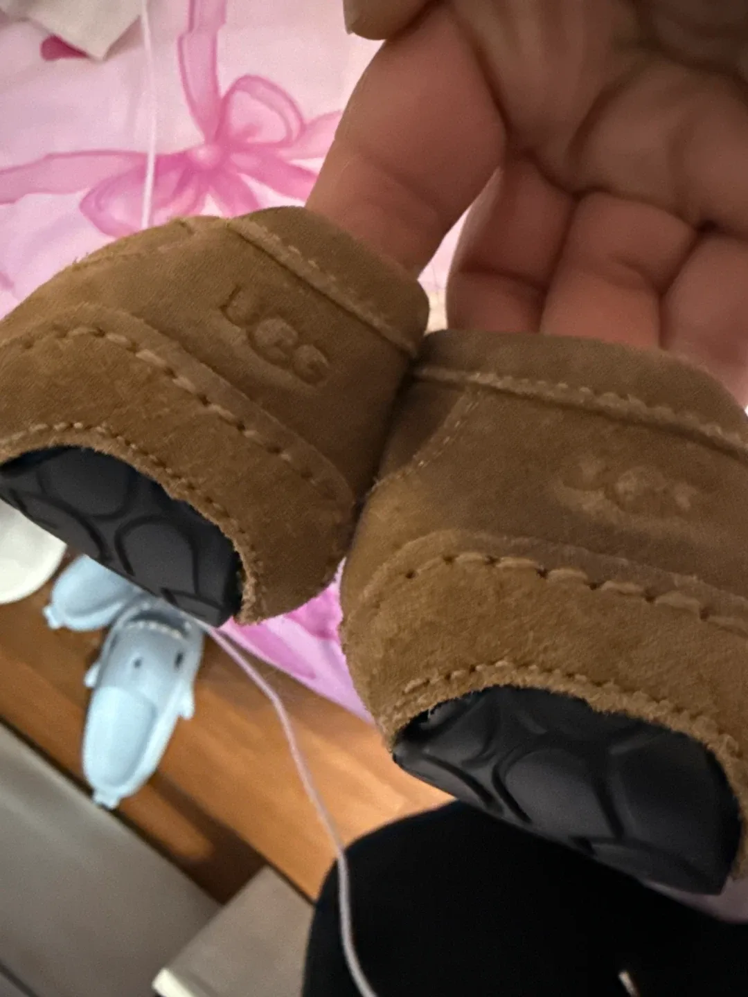 UGG Women's Slipper - Size 4 image indicator(2)