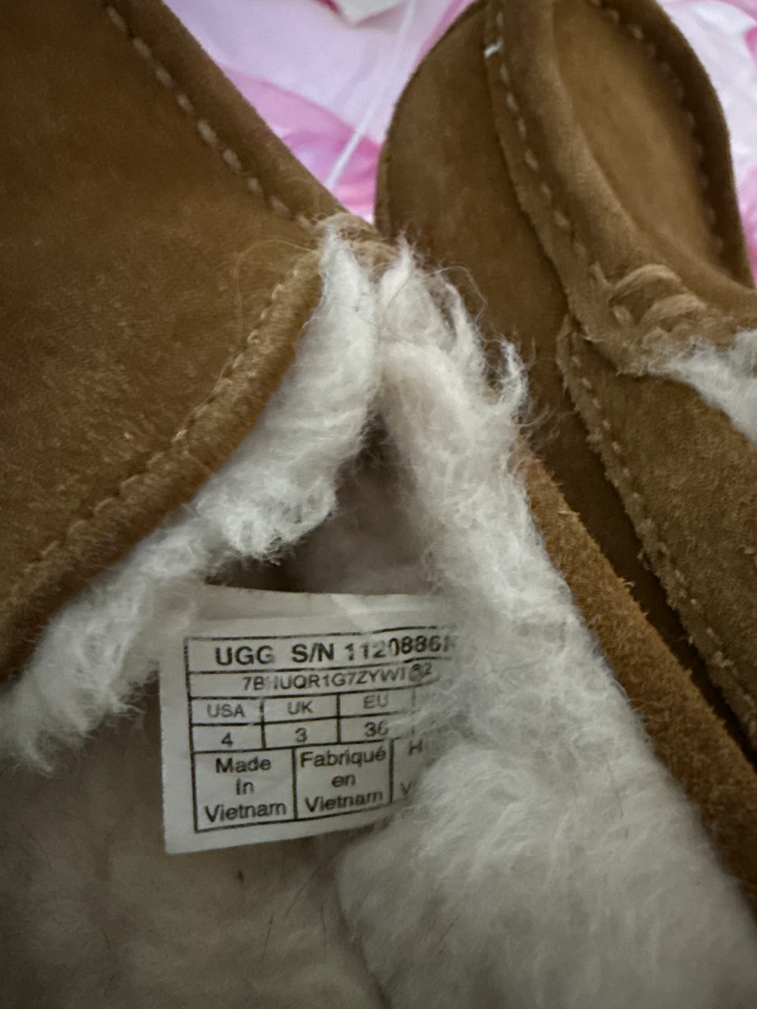UGG Women's Slipper - Size 4 - photo 4