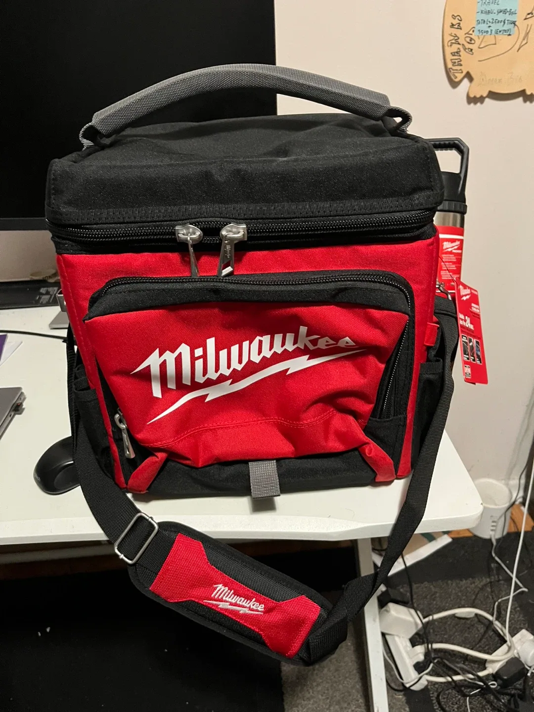Milwaukee 20L Lunch Box Cooler + Water Bottle image indicator(4)
