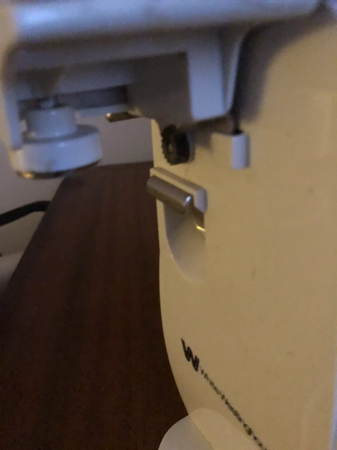 White Westinghouse Can Opener image indicator(2)