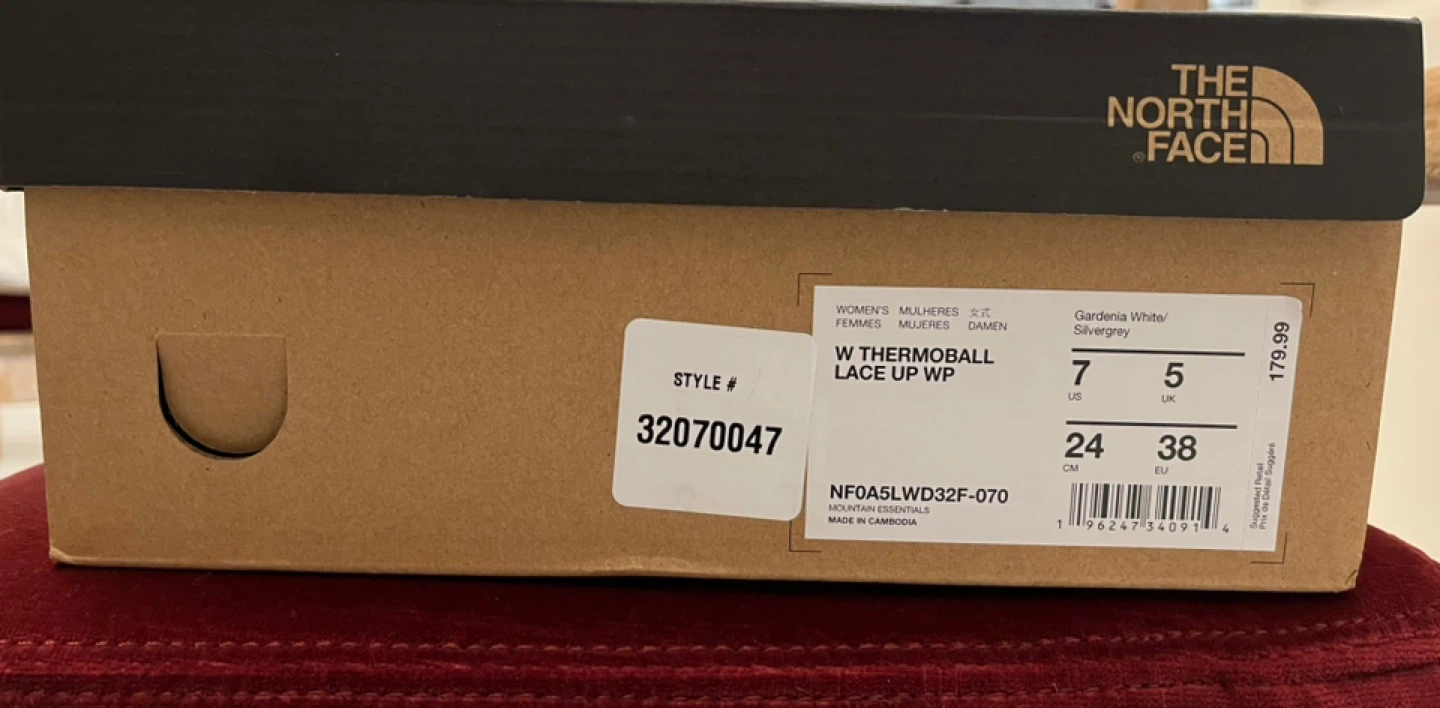 Brand New North Face Women’s Winter Boots – US 7 - photo 2