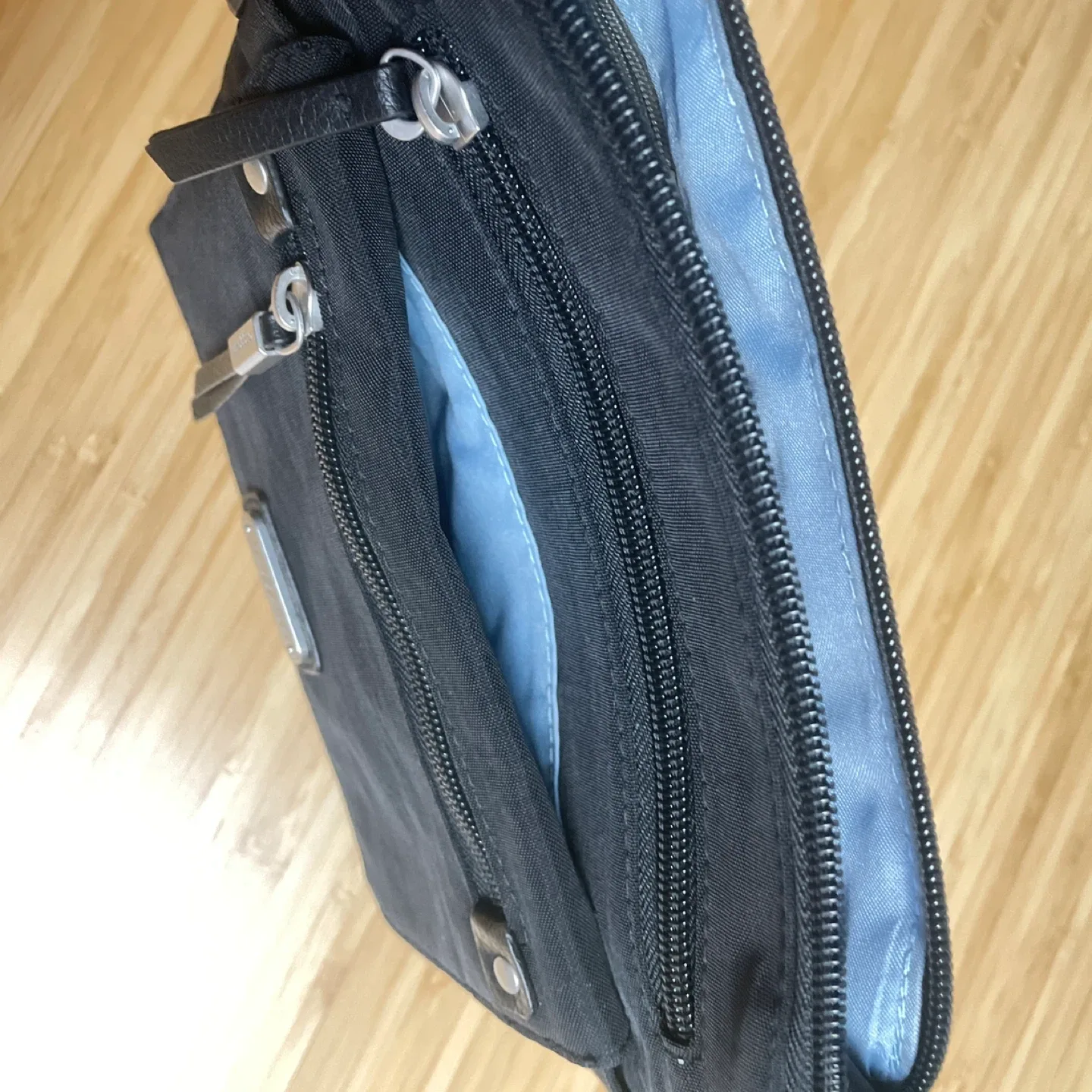 #Cleanout Baggallini Black Crossbody Bag image indicator(3)