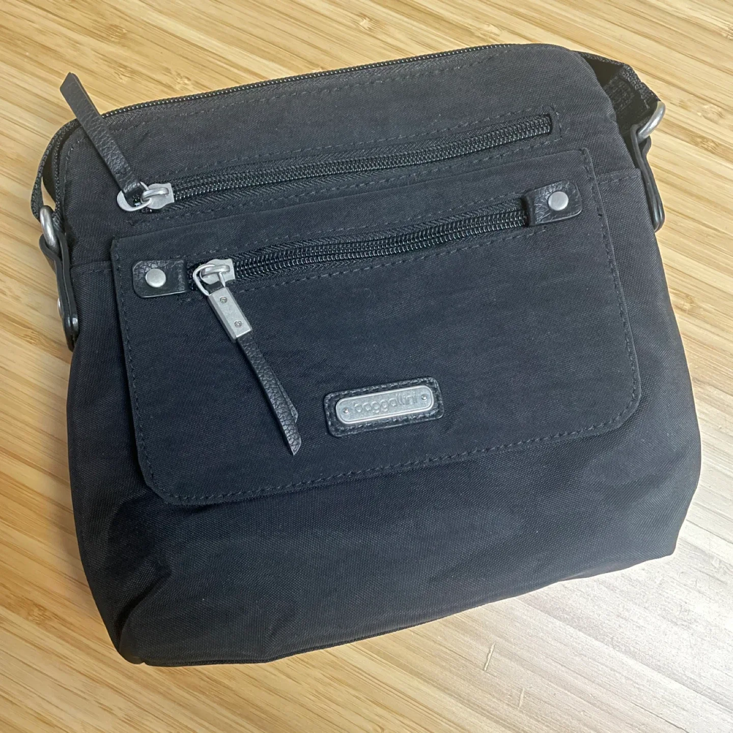 #Cleanout Baggallini Black Crossbody Bag