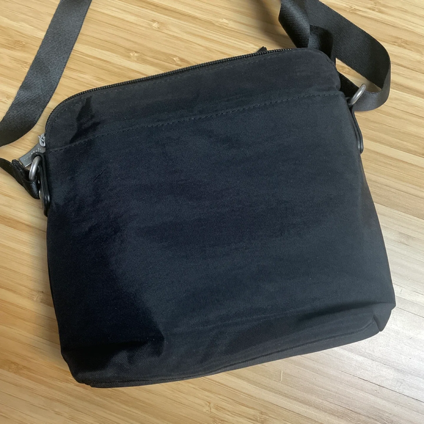 #Cleanout Baggallini Black Crossbody Bag image indicator(5)
