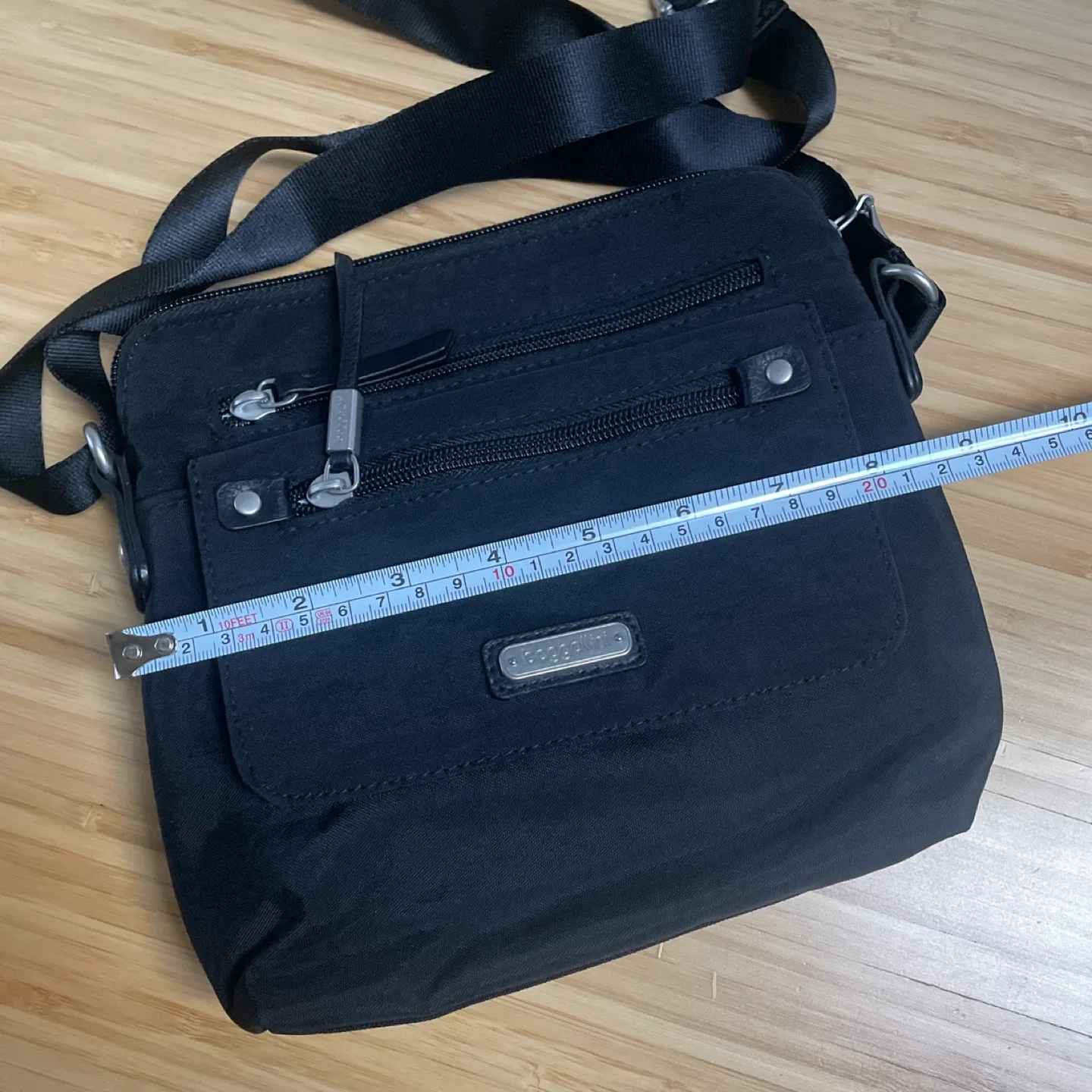 #Cleanout Baggallini Black Crossbody Bag image indicator(6)