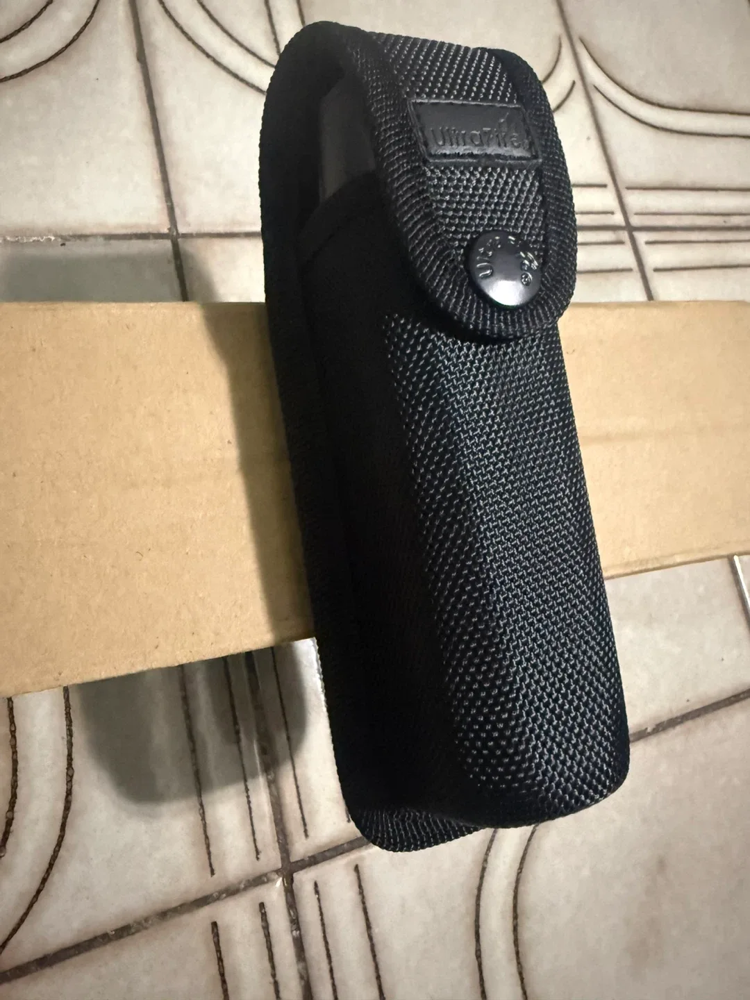 UltraFire Black Flashlight Holster image indicator(2)