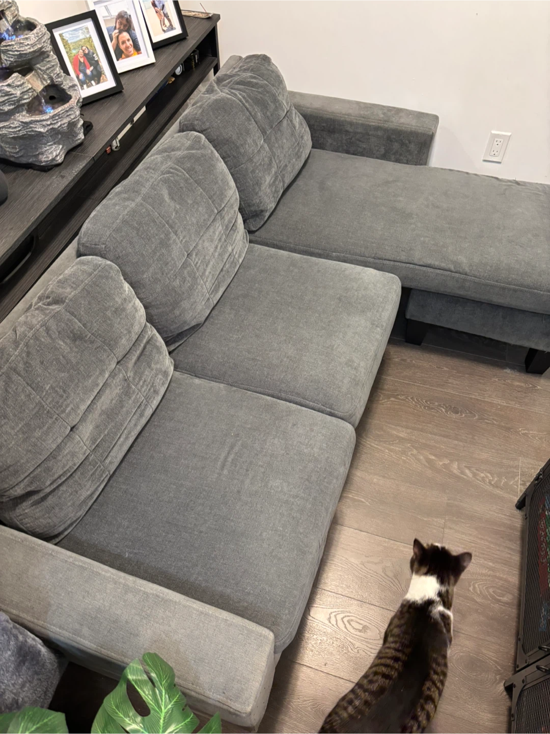 3-Seat Gray Sectional Couch