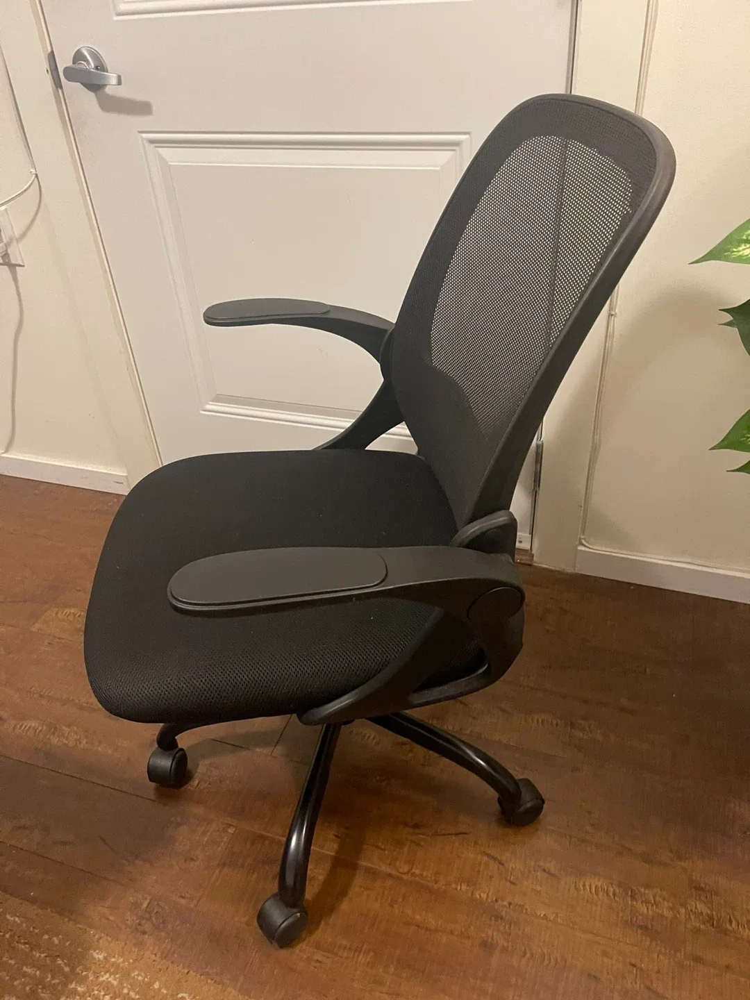 Black Office Chair image indicator(4)
