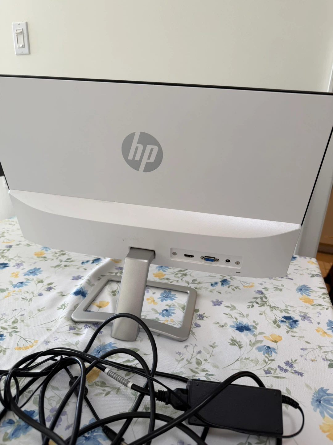 HP 24er 23.8-inch IPS LED Backlit Monitor - photo 2