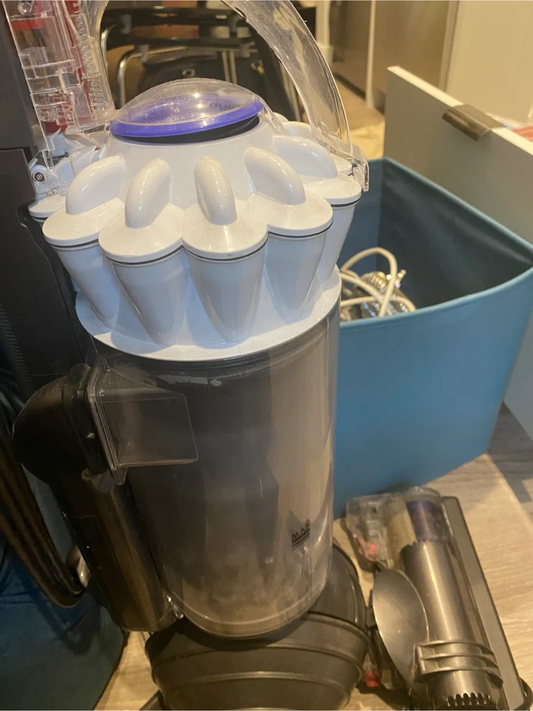 Dyson DC39 Multi Floor Canister Vacuum - Used image indicator(3)