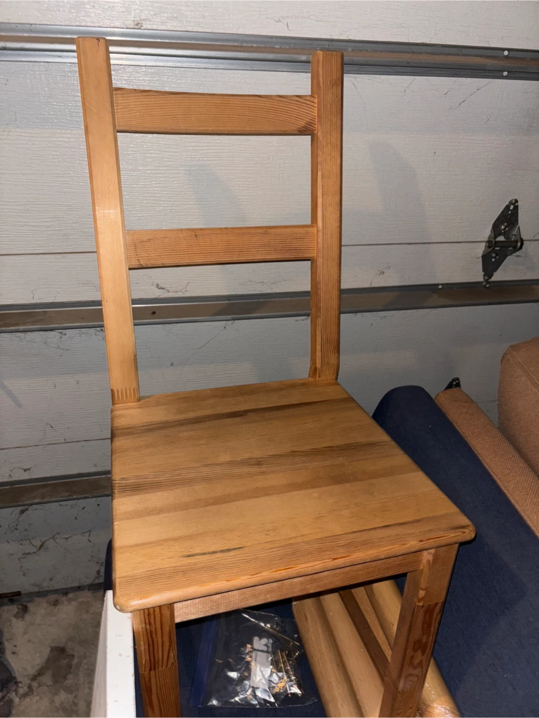 Dining table and 4 chairs - photo 3