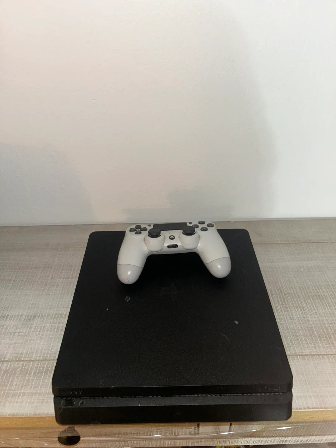 Sony PlayStation 4 Console & Controller