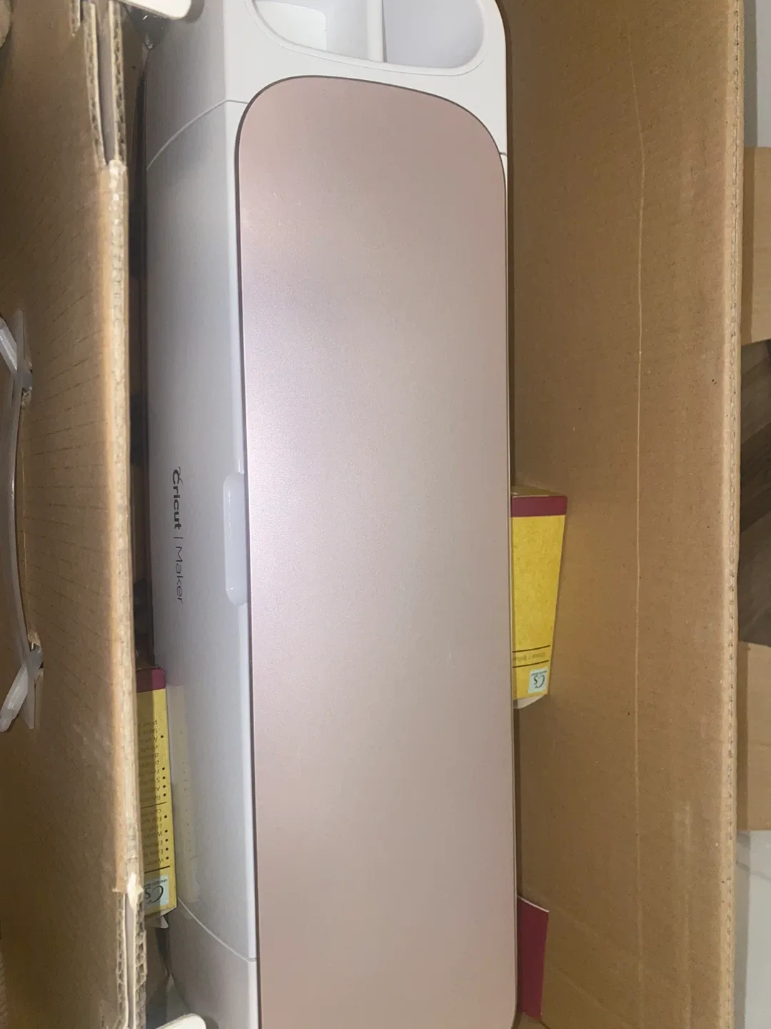 Cricut Maker Cutting Machine w/ Materials image indicator(4)